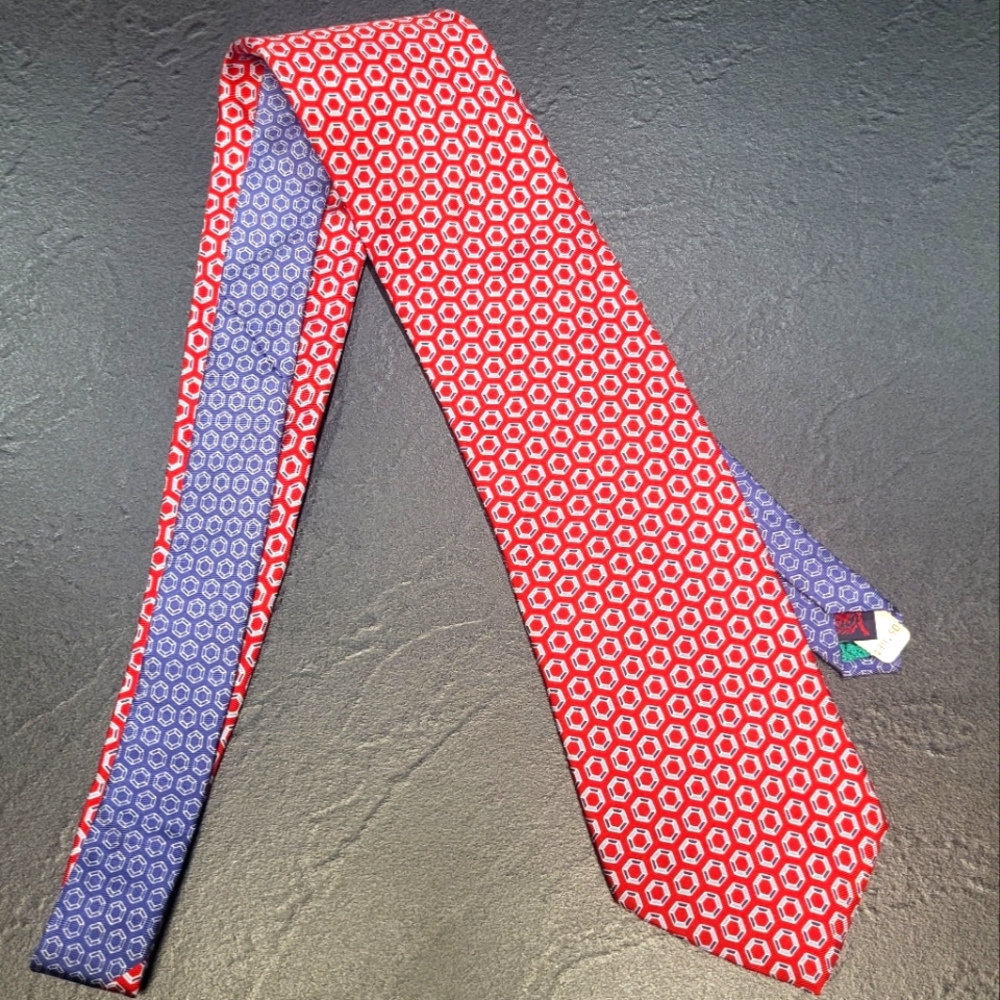 Tommy Hilfiger Vintage 100% Silk Necktie Red Blade, Blue Tail, Green Tipping NWT